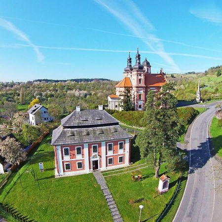 Dum Zameckych Kaplanu Hotel Valec Buitenkant foto