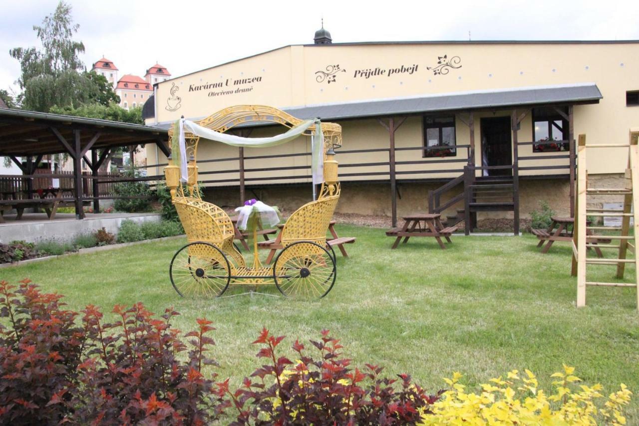 Dum Zameckych Kaplanu Hotel Valec Buitenkant foto