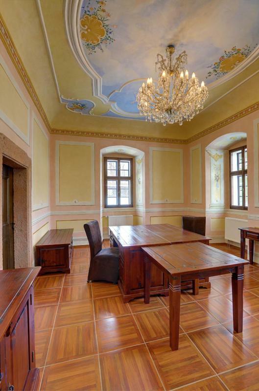 Dum Zameckych Kaplanu Hotel Valec Buitenkant foto